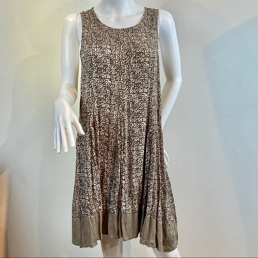 En Créme dress brown w creme beige ruffle trim